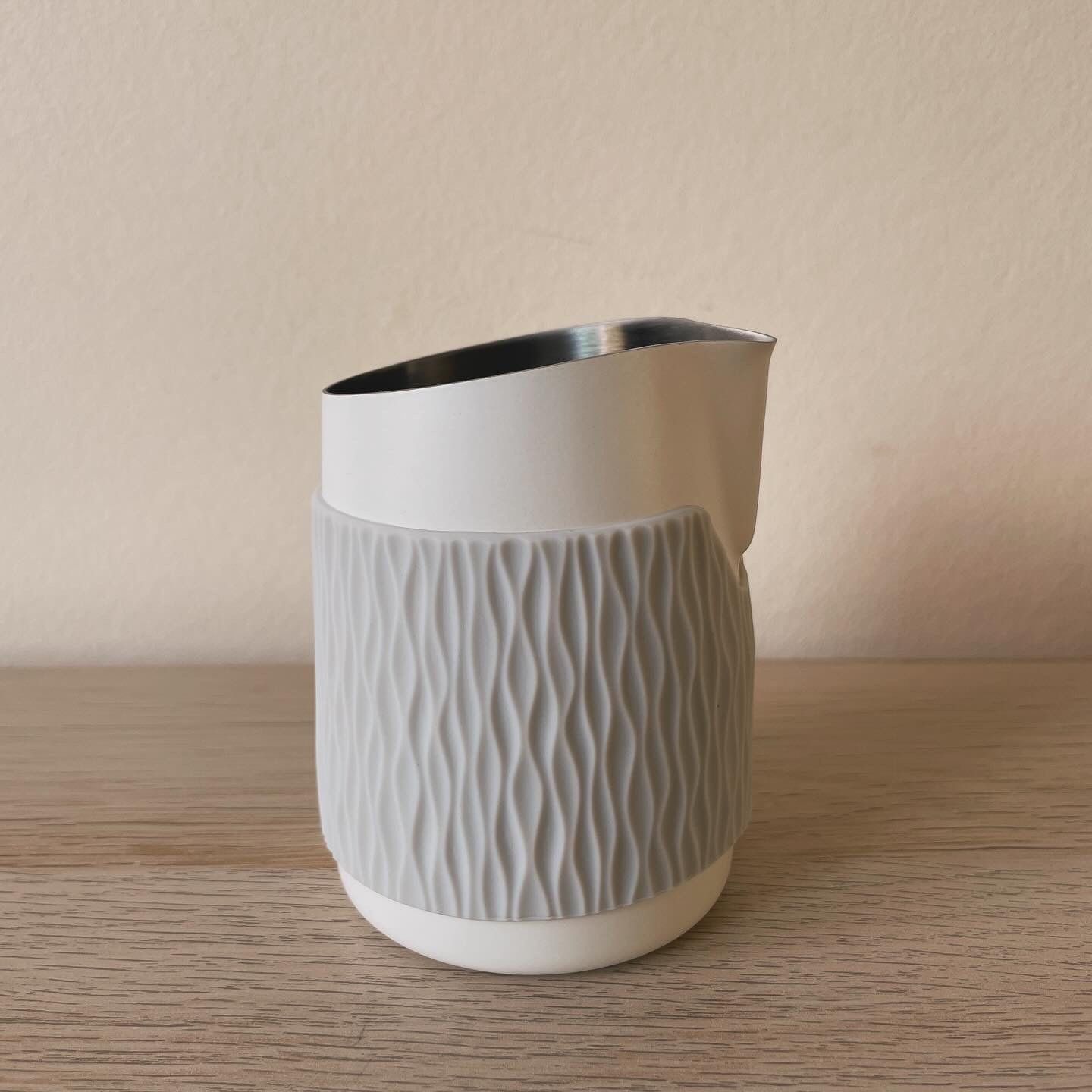 Customisable Handleless Latte Art Jug - #06 Round