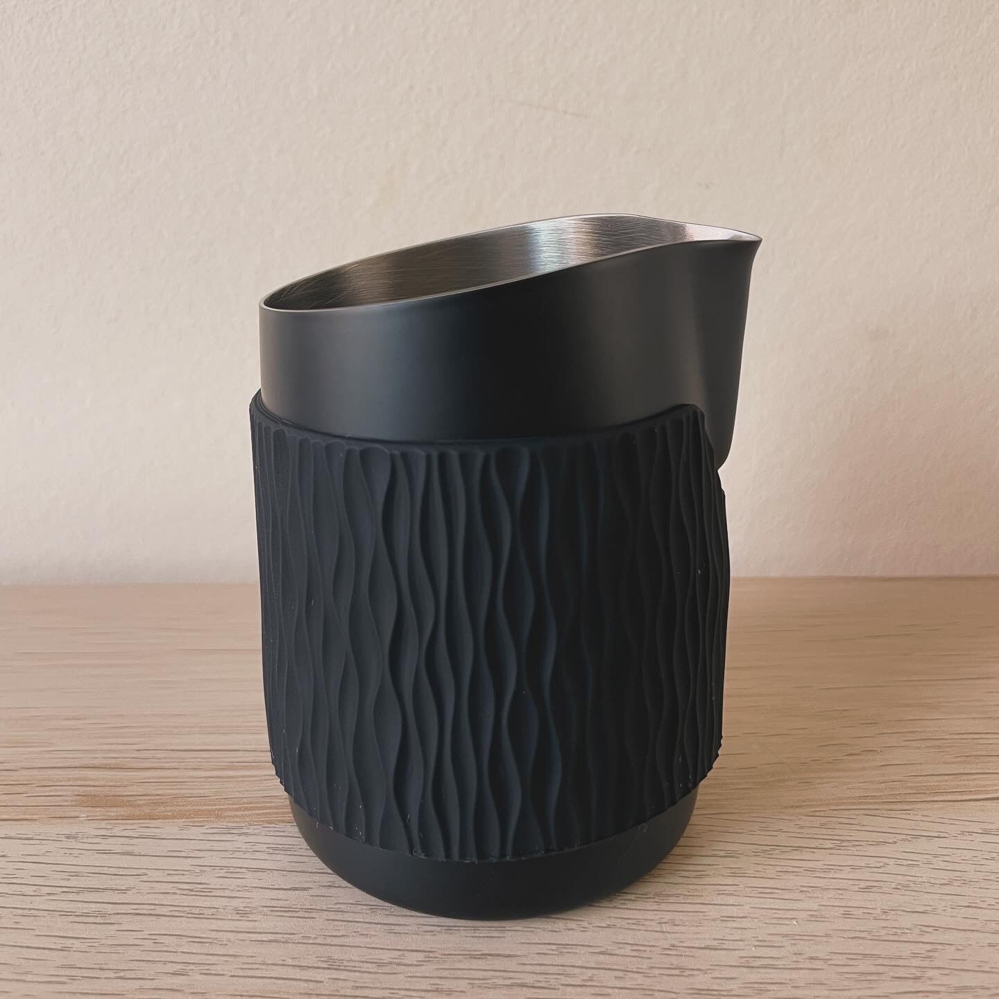 Customisable Handleless Latte Art Jug - #06 Round