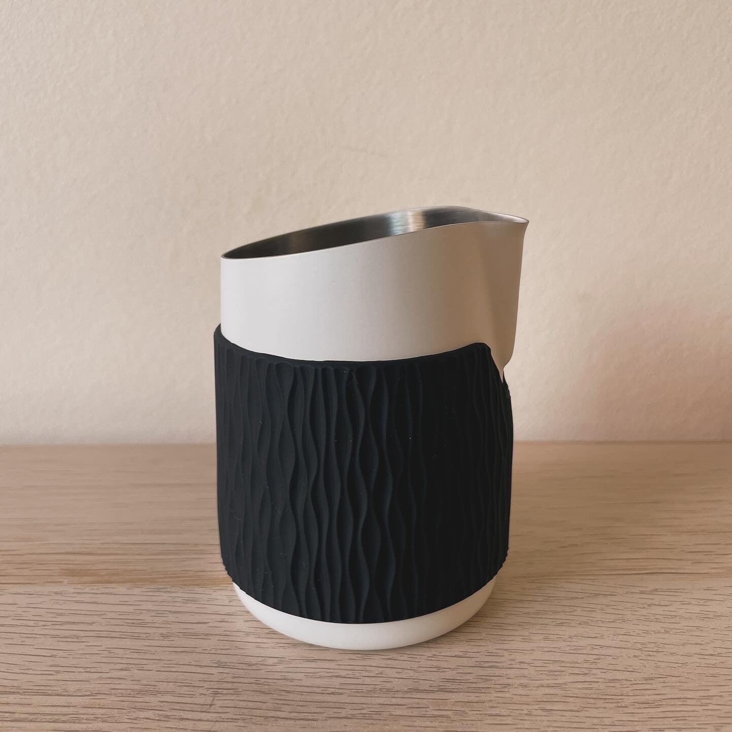 Customisable Handleless Latte Art Jug - #06 Round